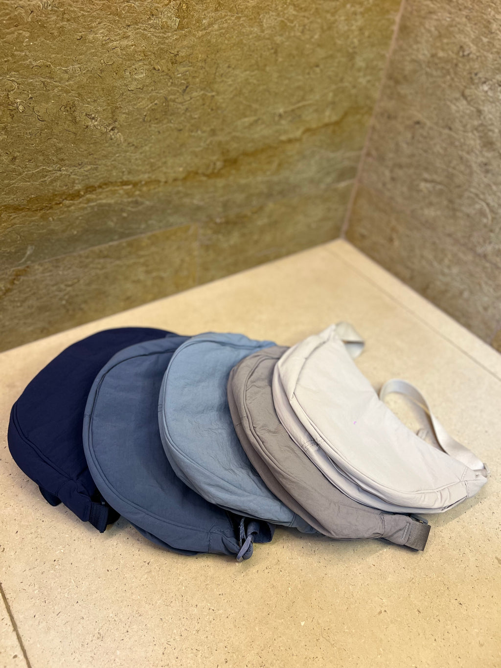 The cloud pouch bag